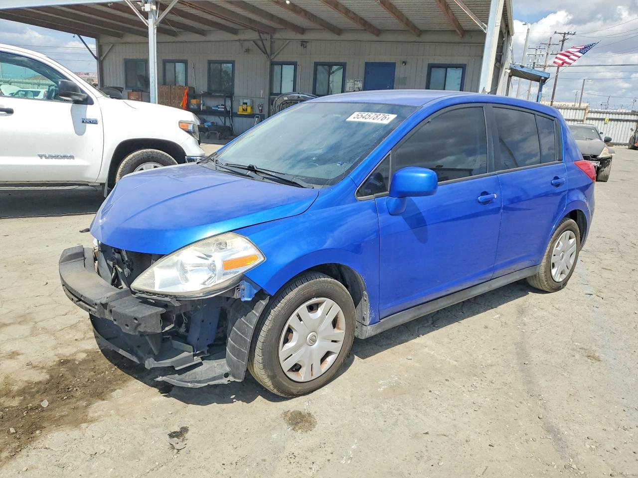 Salvage Nissan Versa Image