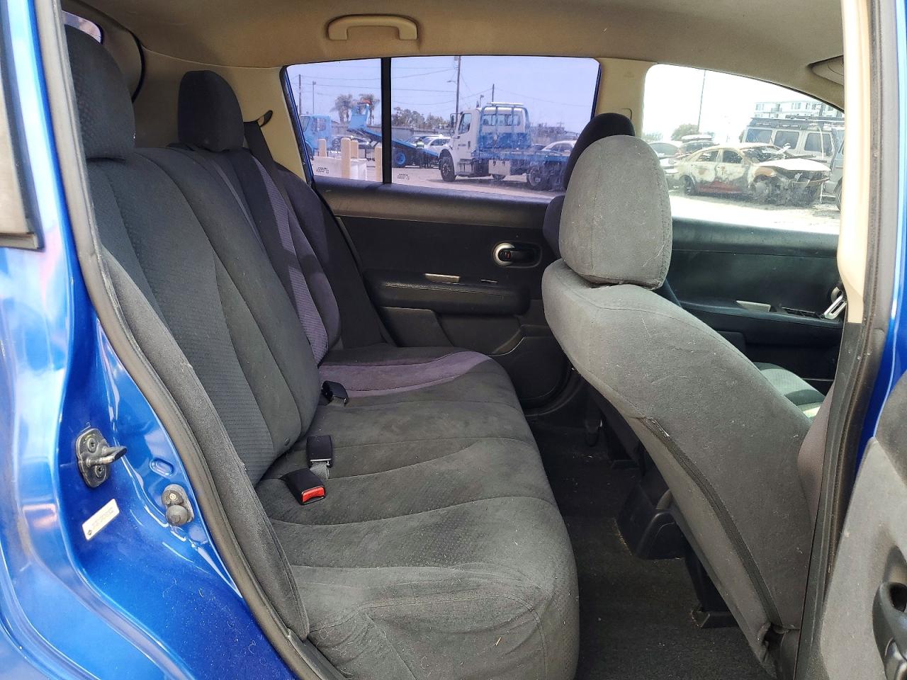 Nissan Versa 1.8 S