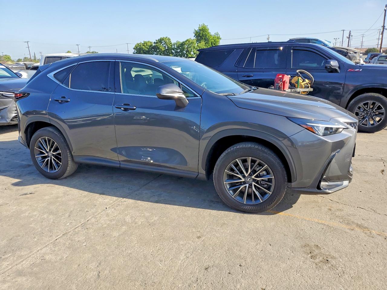 Lexus NX Base
