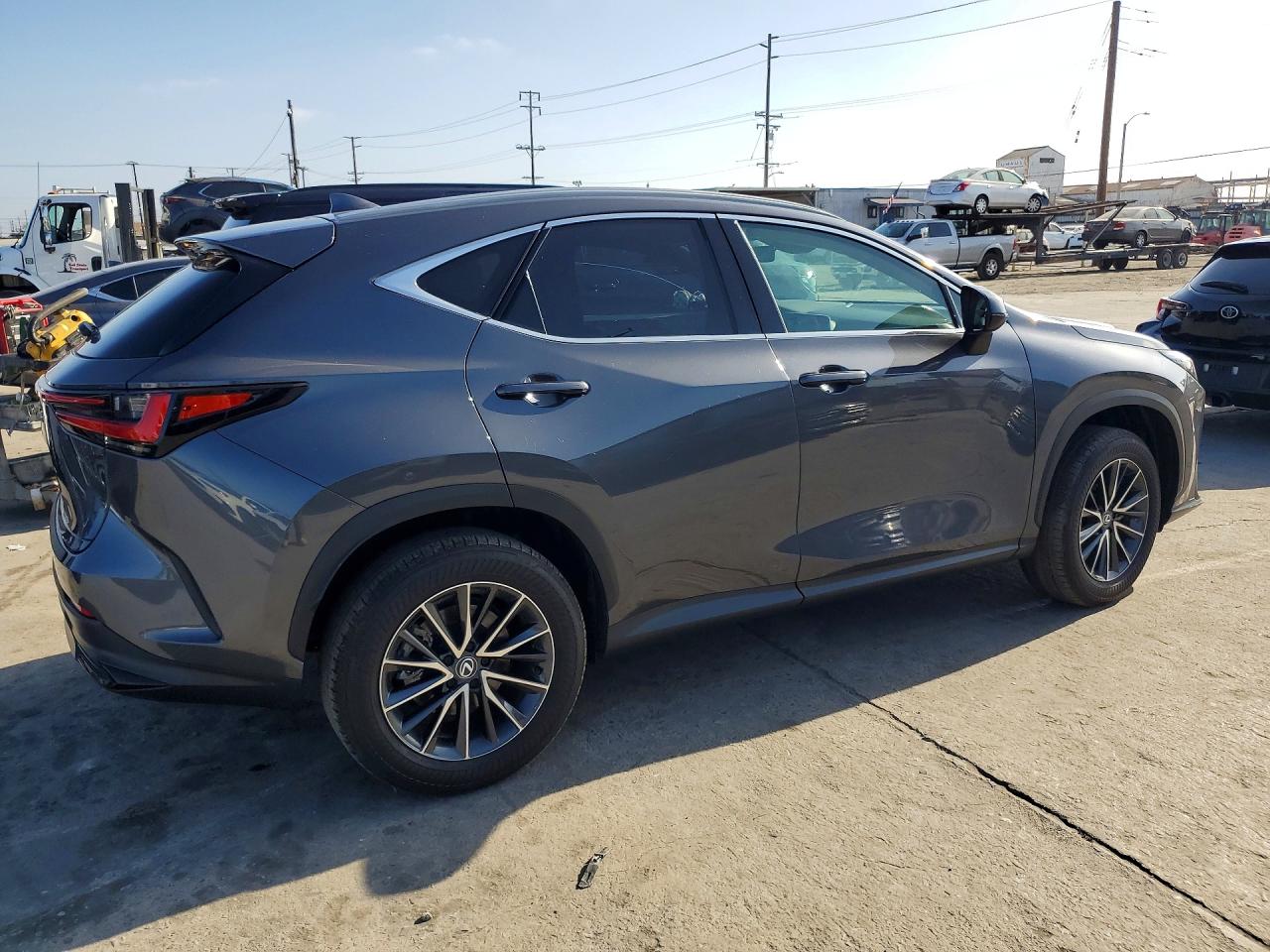 Lexus NX Base