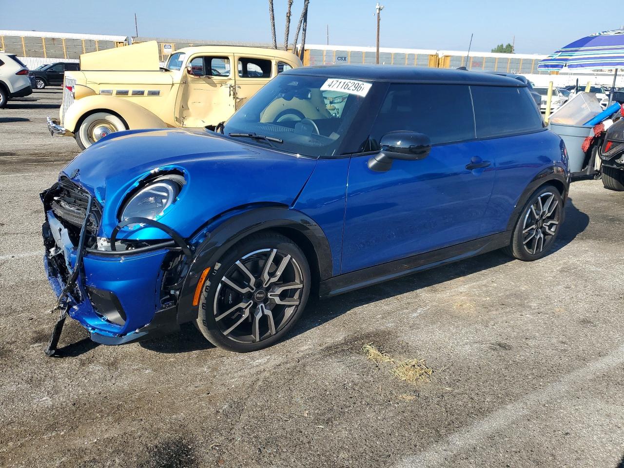 Salvage MINI Cooper Image
