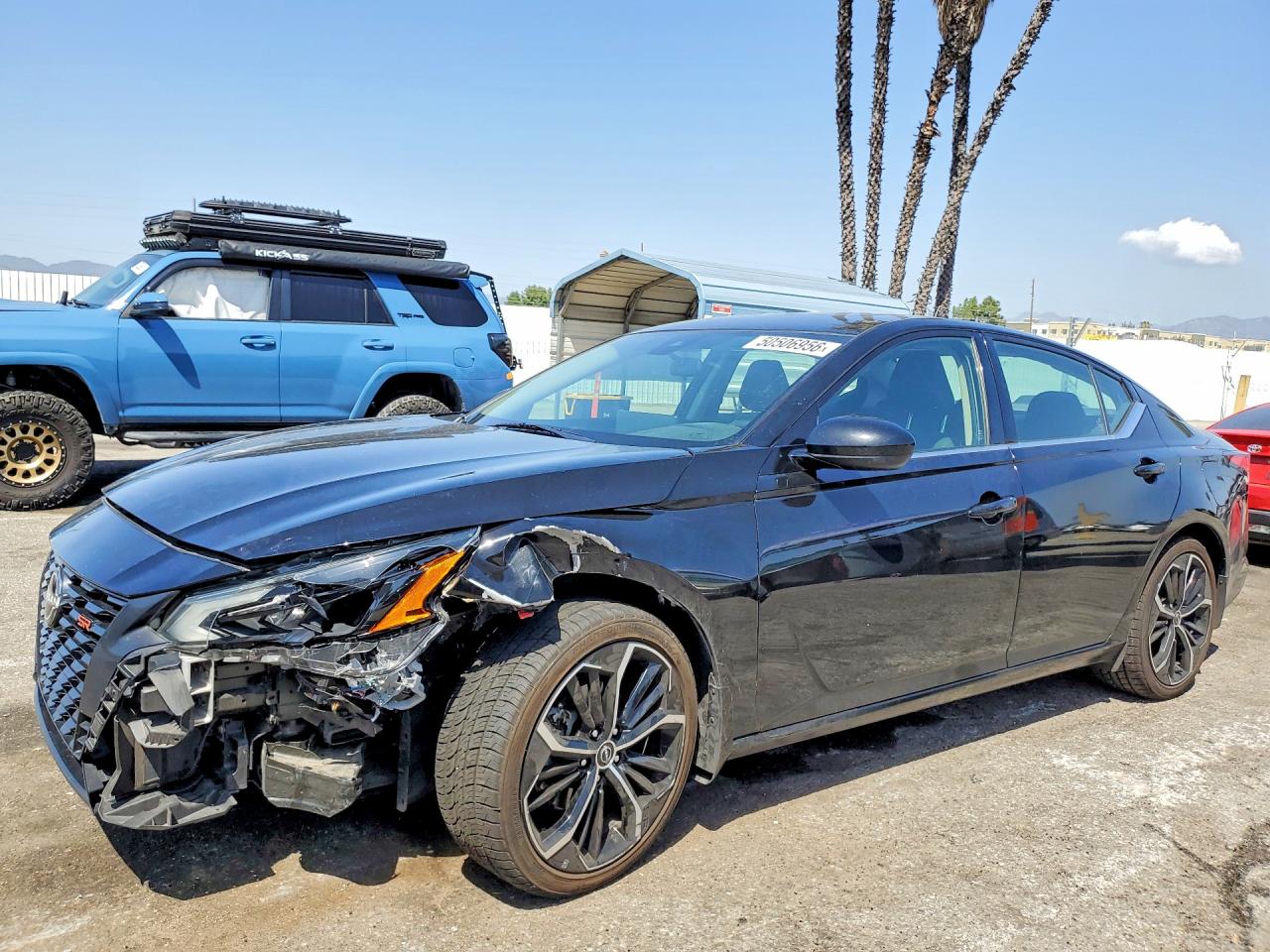 Salvage Nissan Altima Image