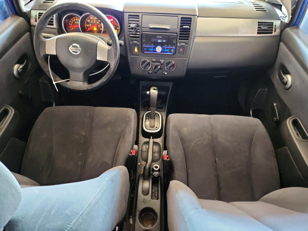 Nissan Versa 1.8 S
