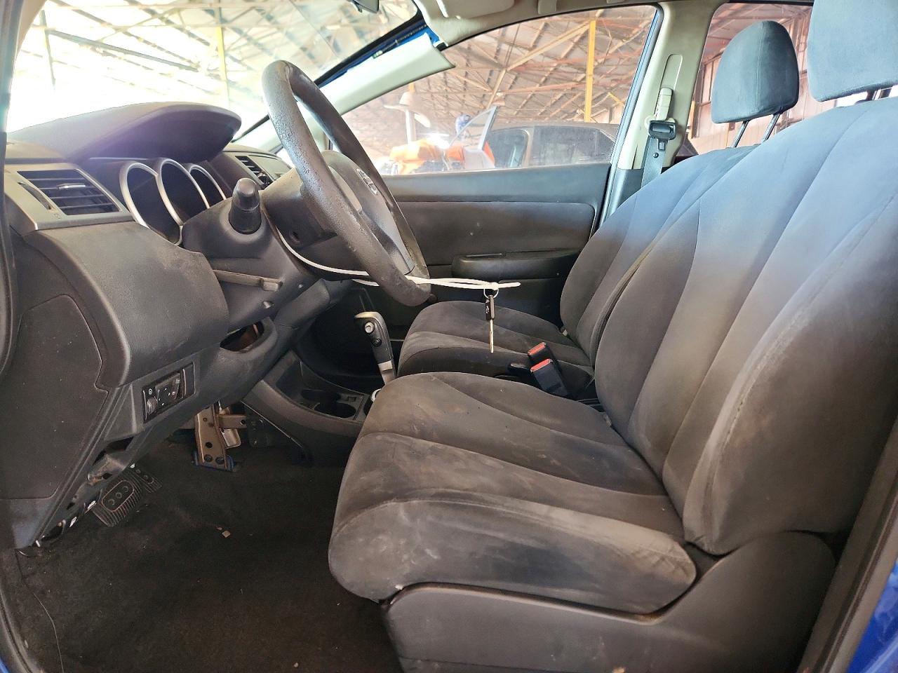 Nissan Versa 1.8 S