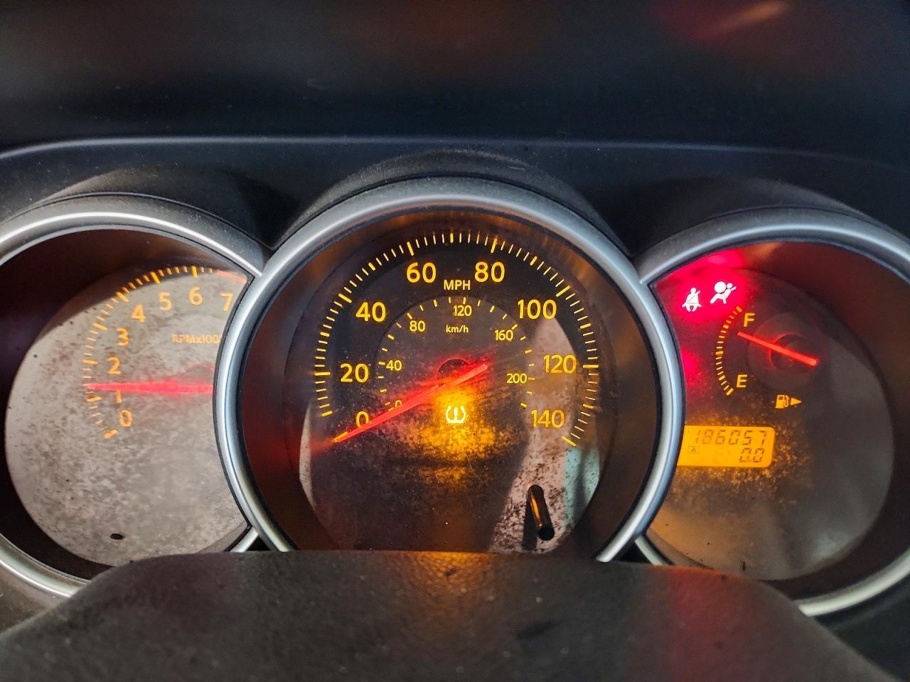 Nissan Versa 1.8 S