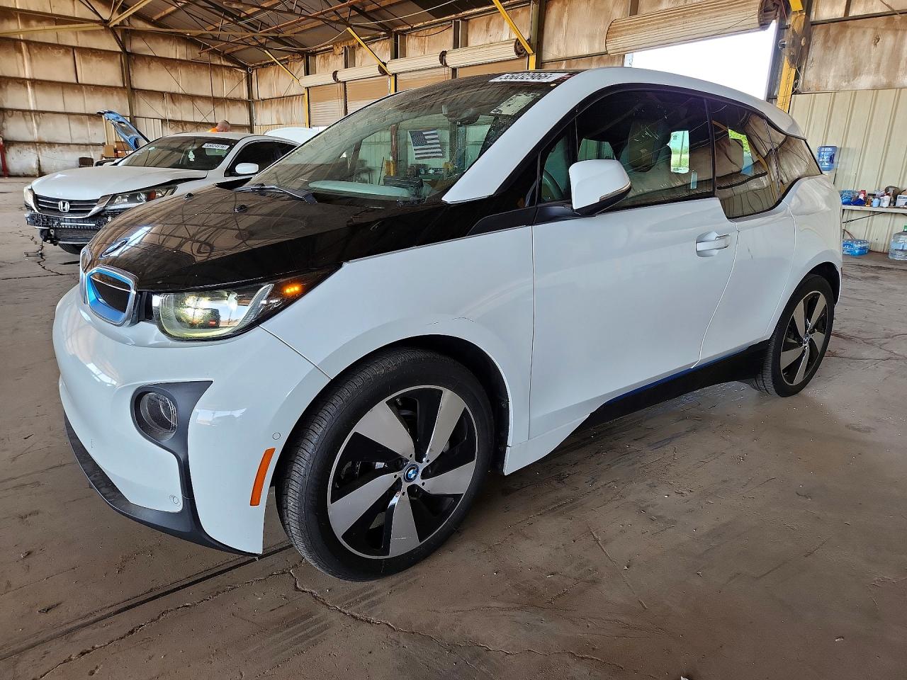 Salvage BMW i-Series Image