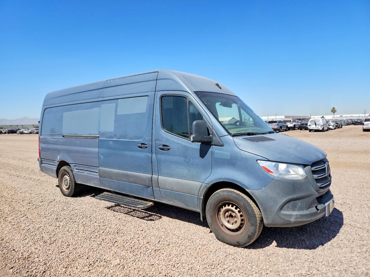 Salvage Mercedes-Benz Sprinter Image