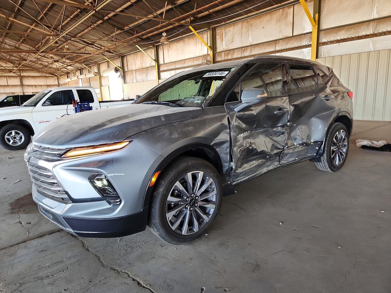 Salvage Chevrolet Blazer Image