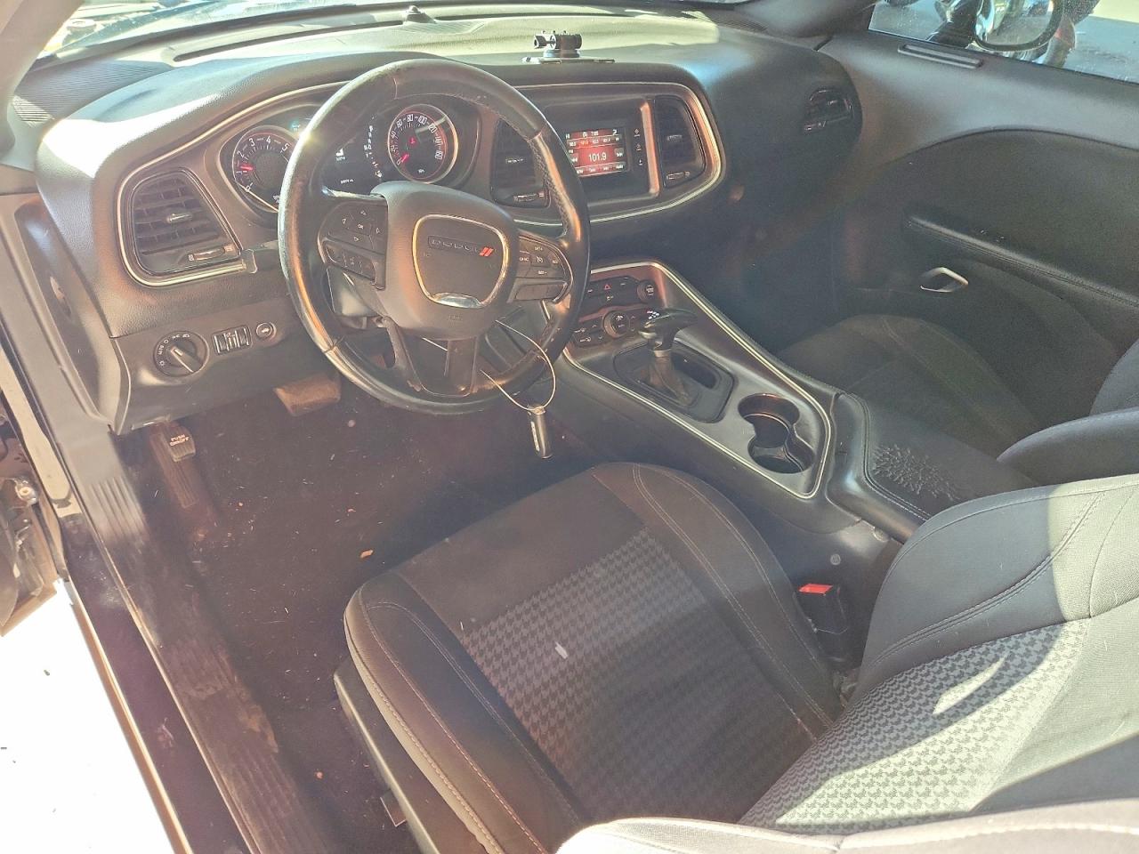 Dodge Challenger Sxt