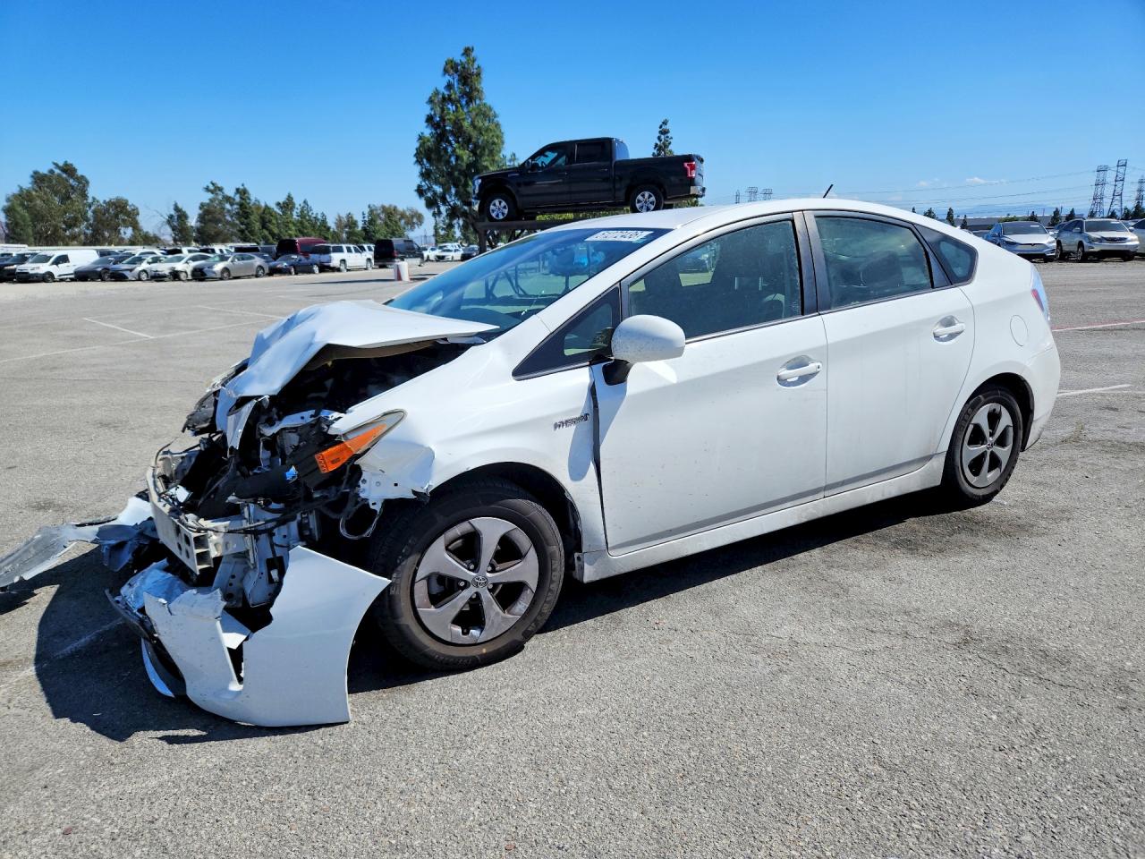 Salvage Toyota Prius Image