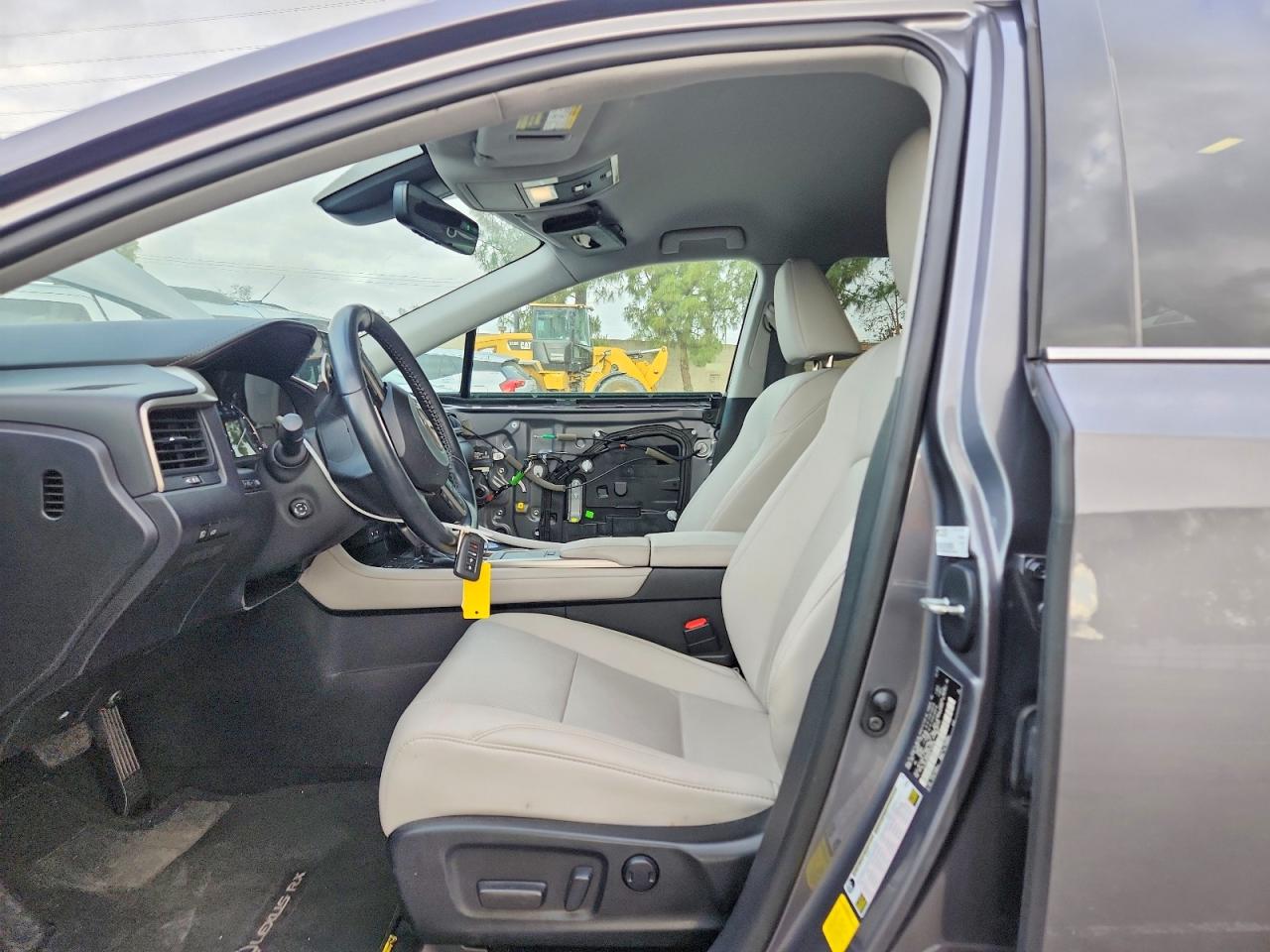 Lexus RX Base