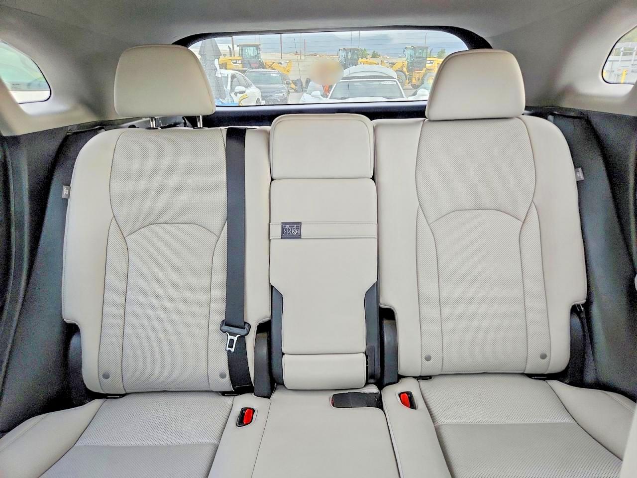Lexus RX Base