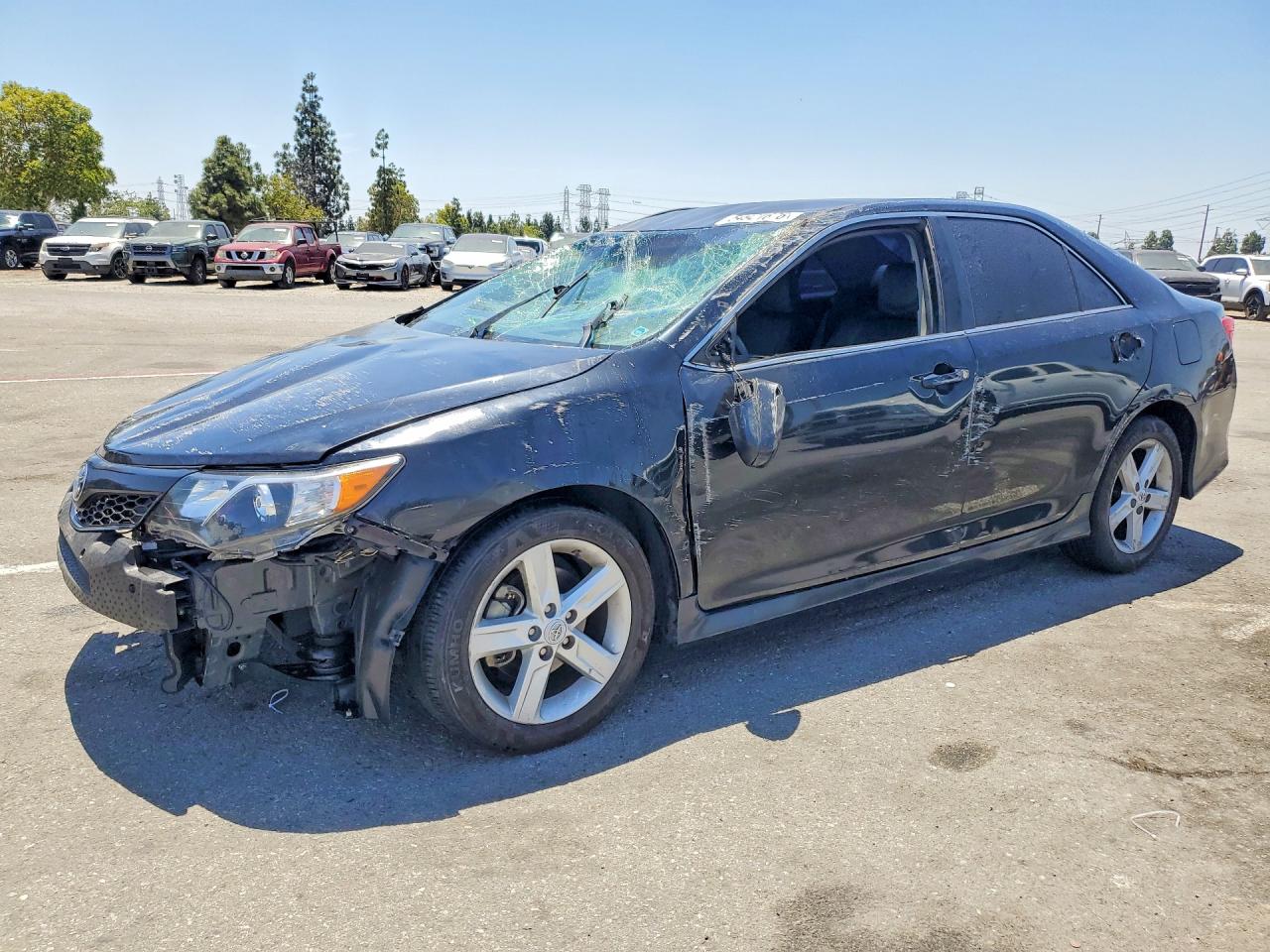 Salvage Toyota Camry Image
