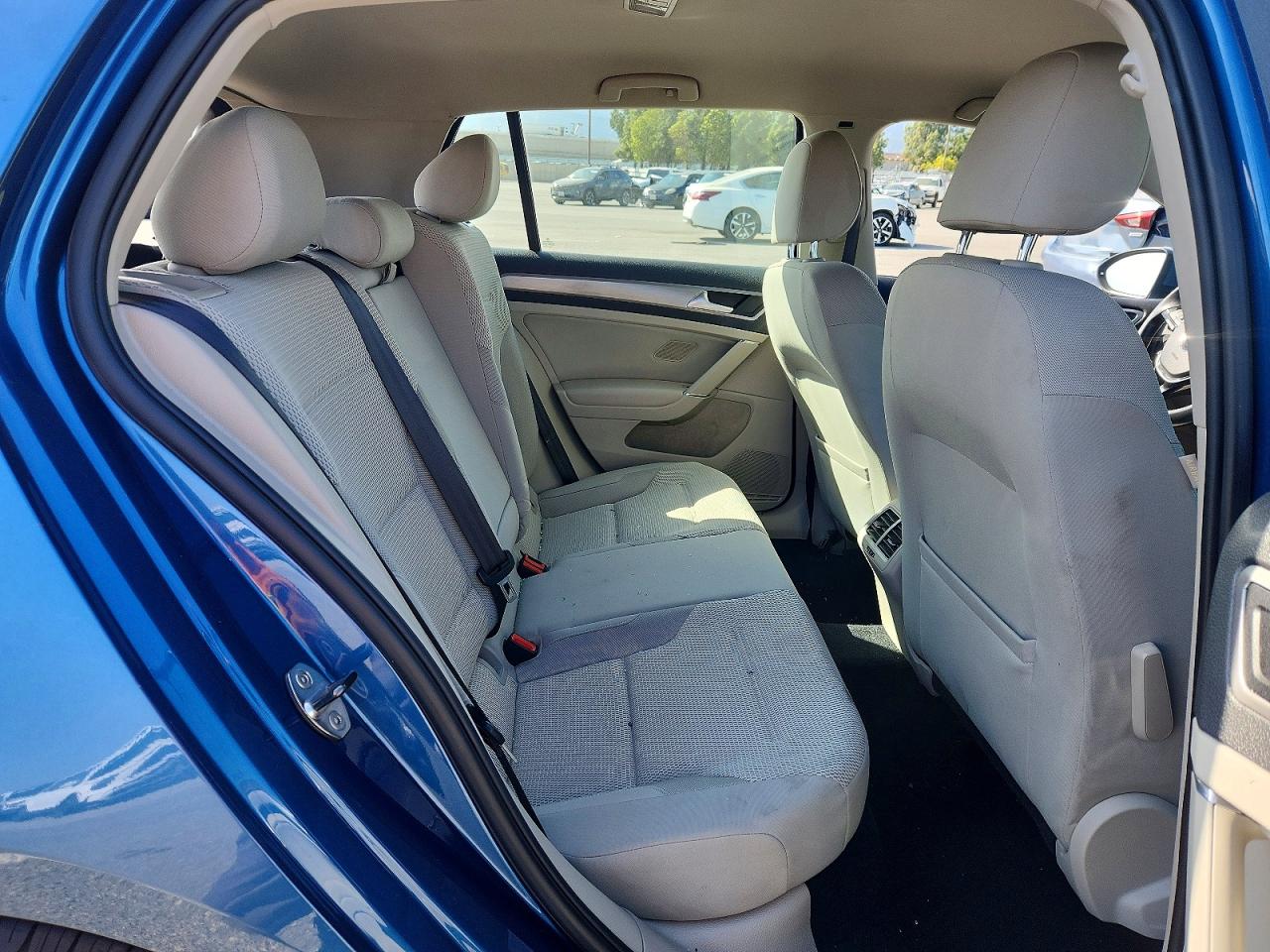 Volkswagen Golf S