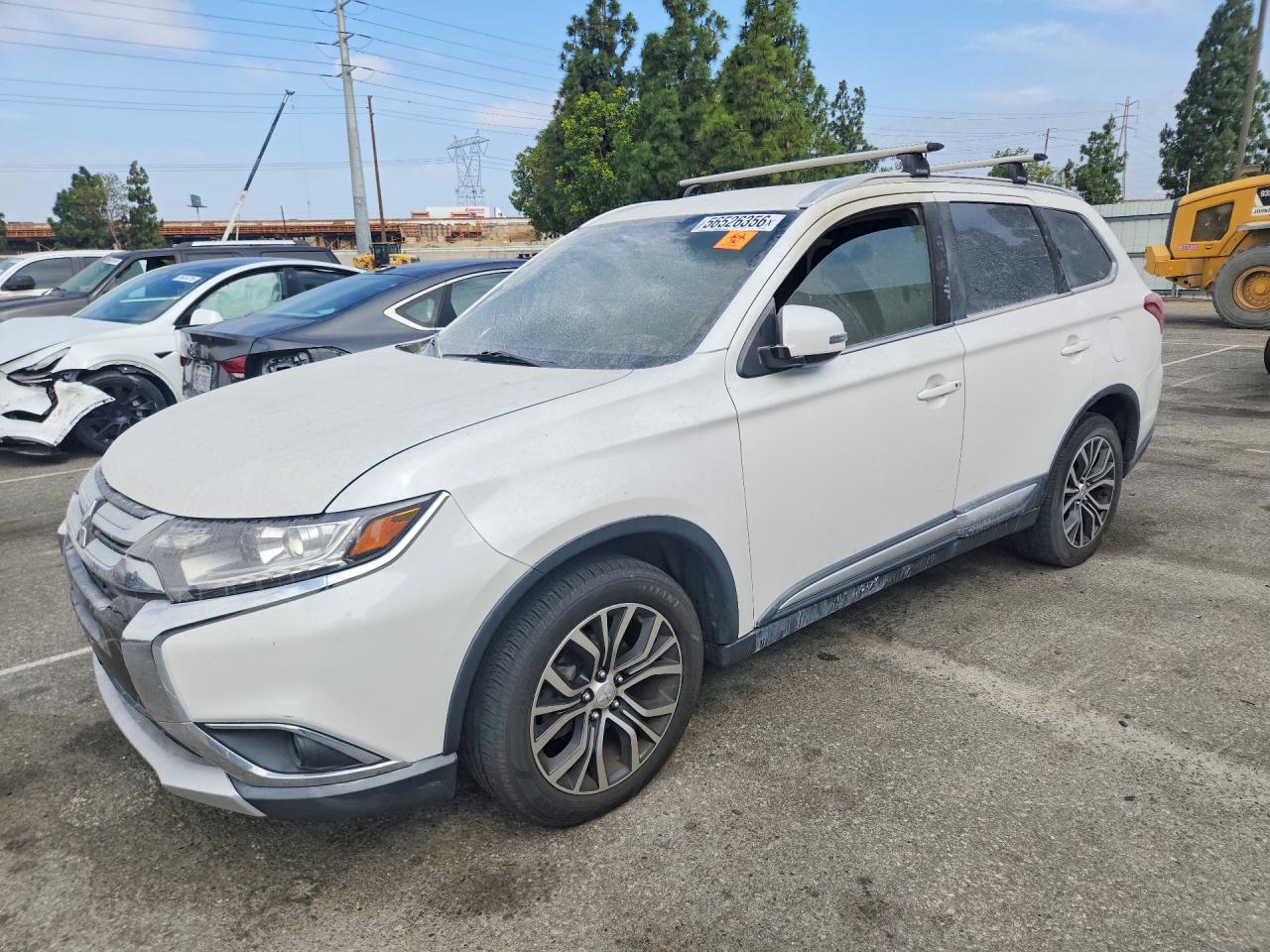 Salvage Mitsubishi Outlander Image