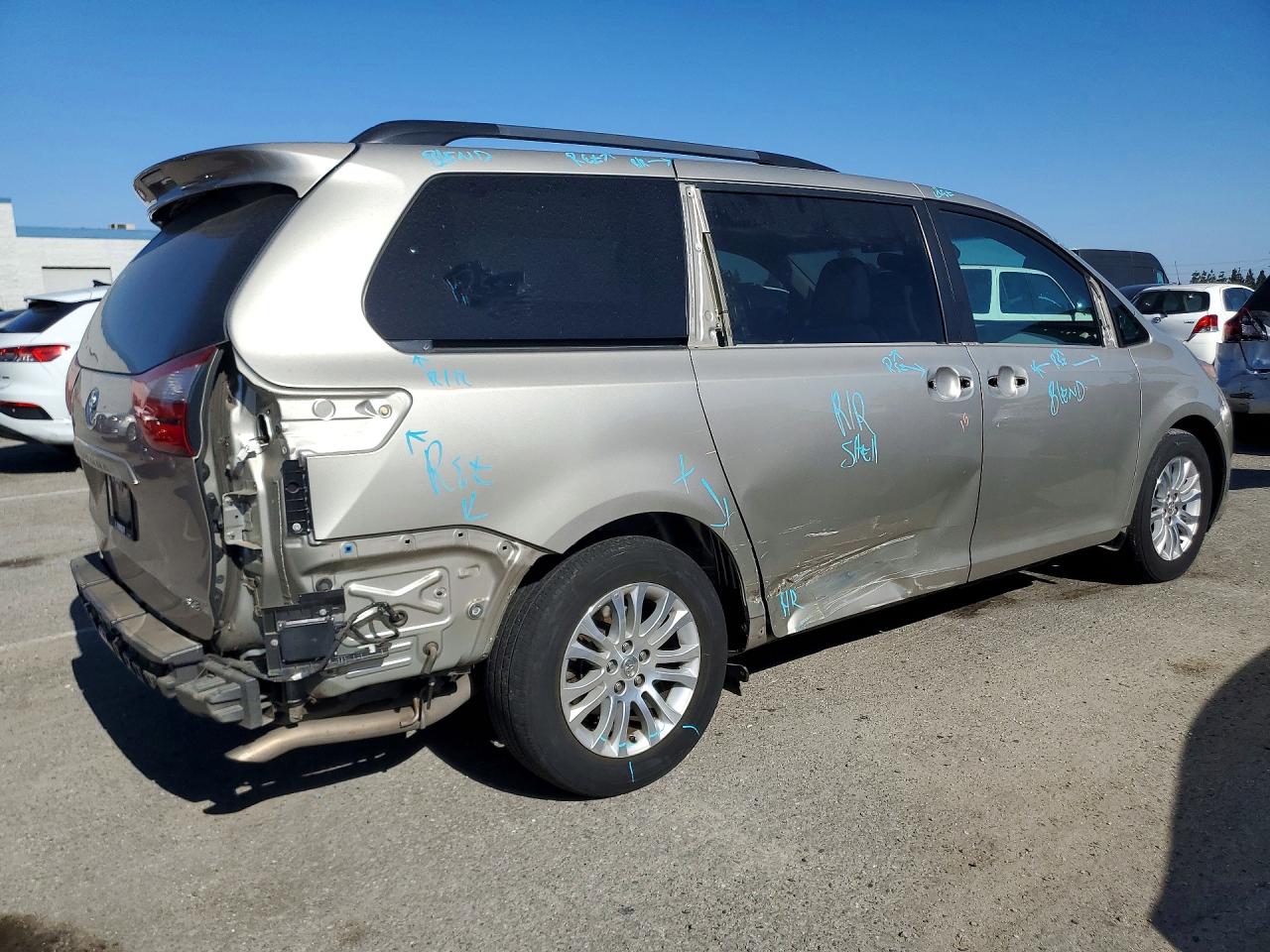 Toyota Sienna Xle 8-passenger