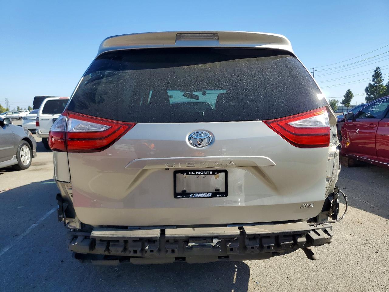 Toyota Sienna Xle 8-passenger