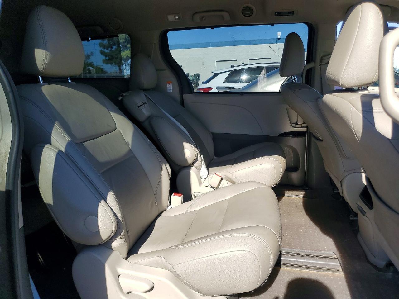 Toyota Sienna Xle 8-passenger