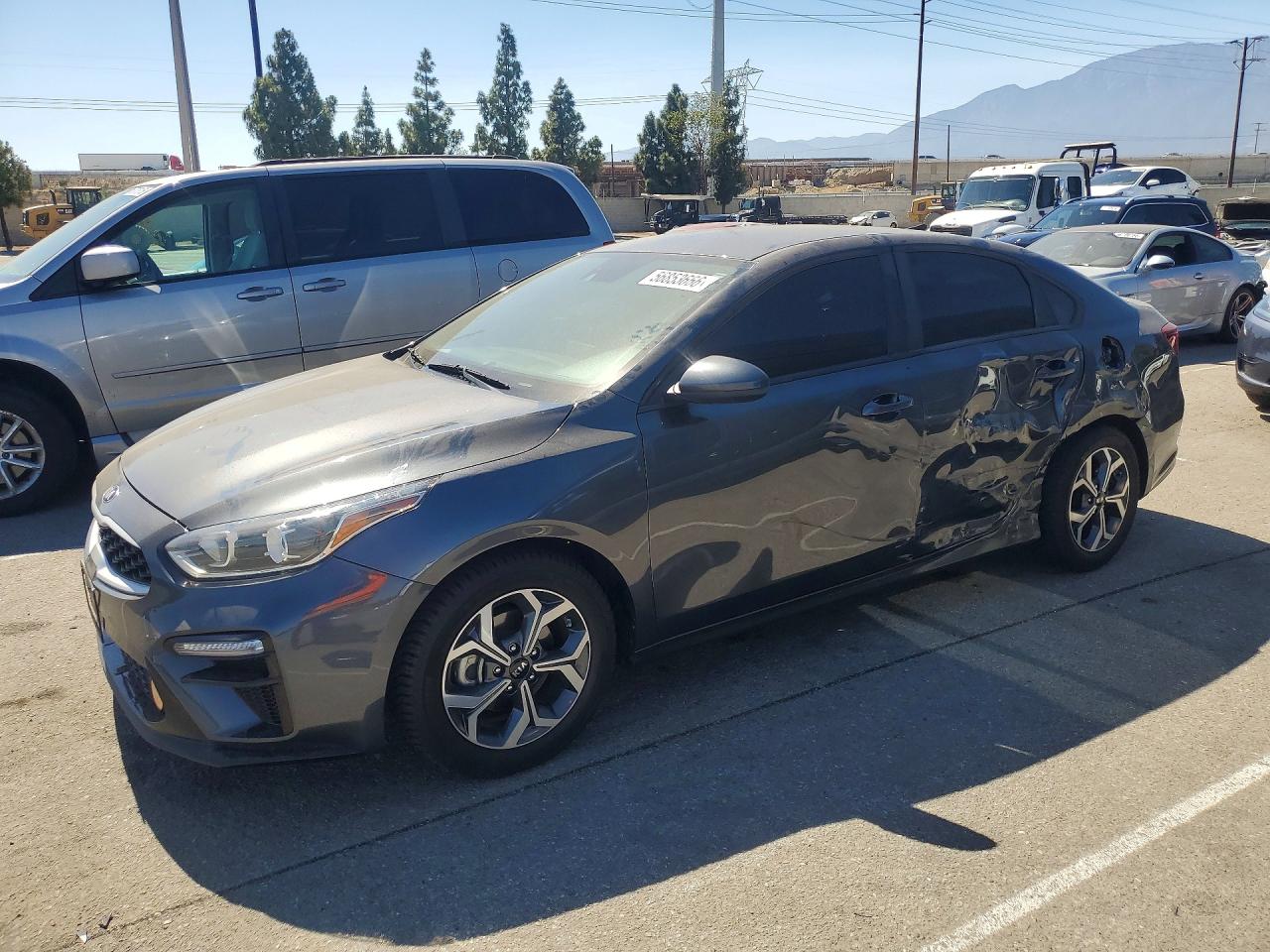 Salvage Kia Forte Image