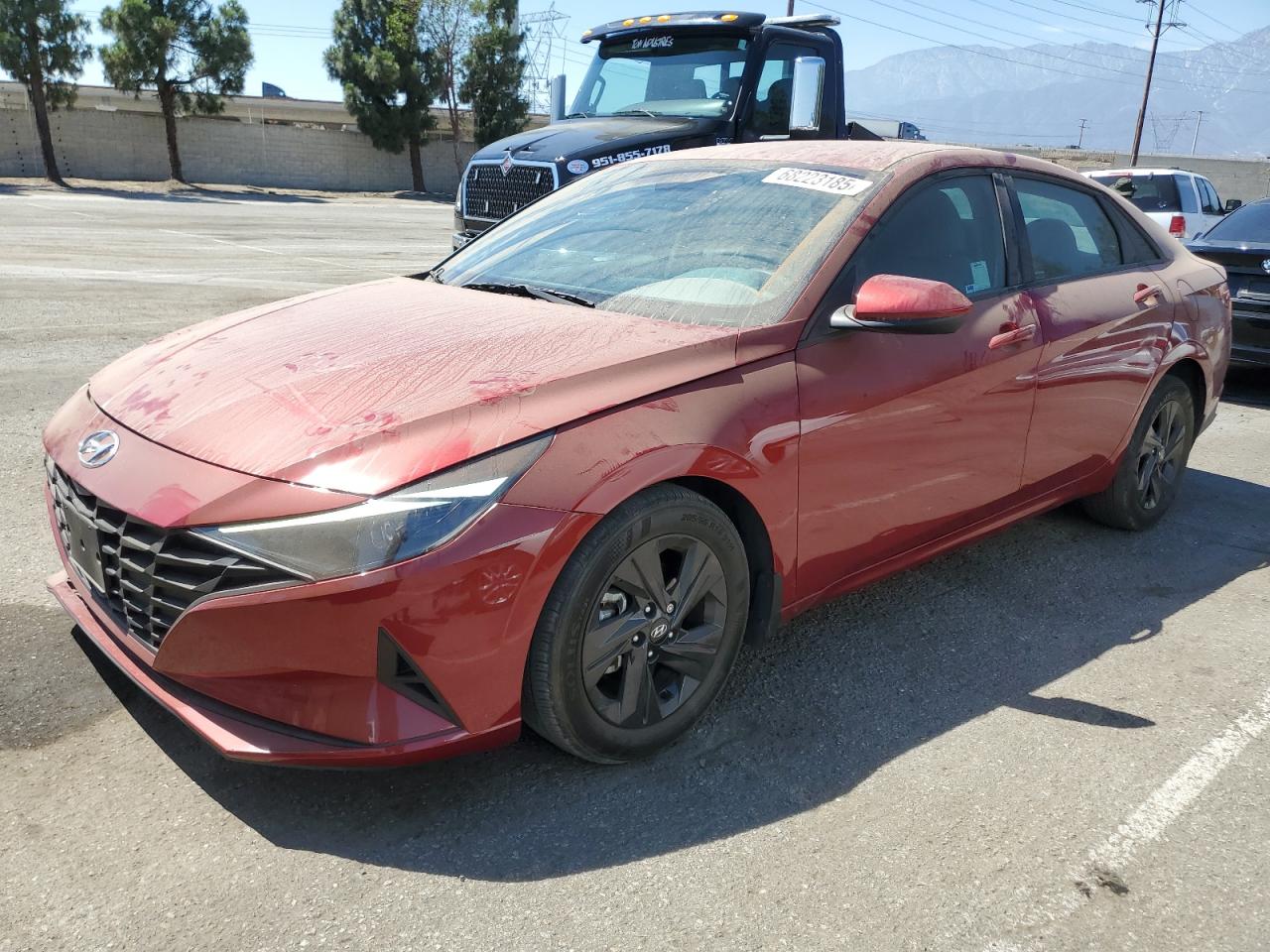 Salvage Hyundai ELANTRA Image