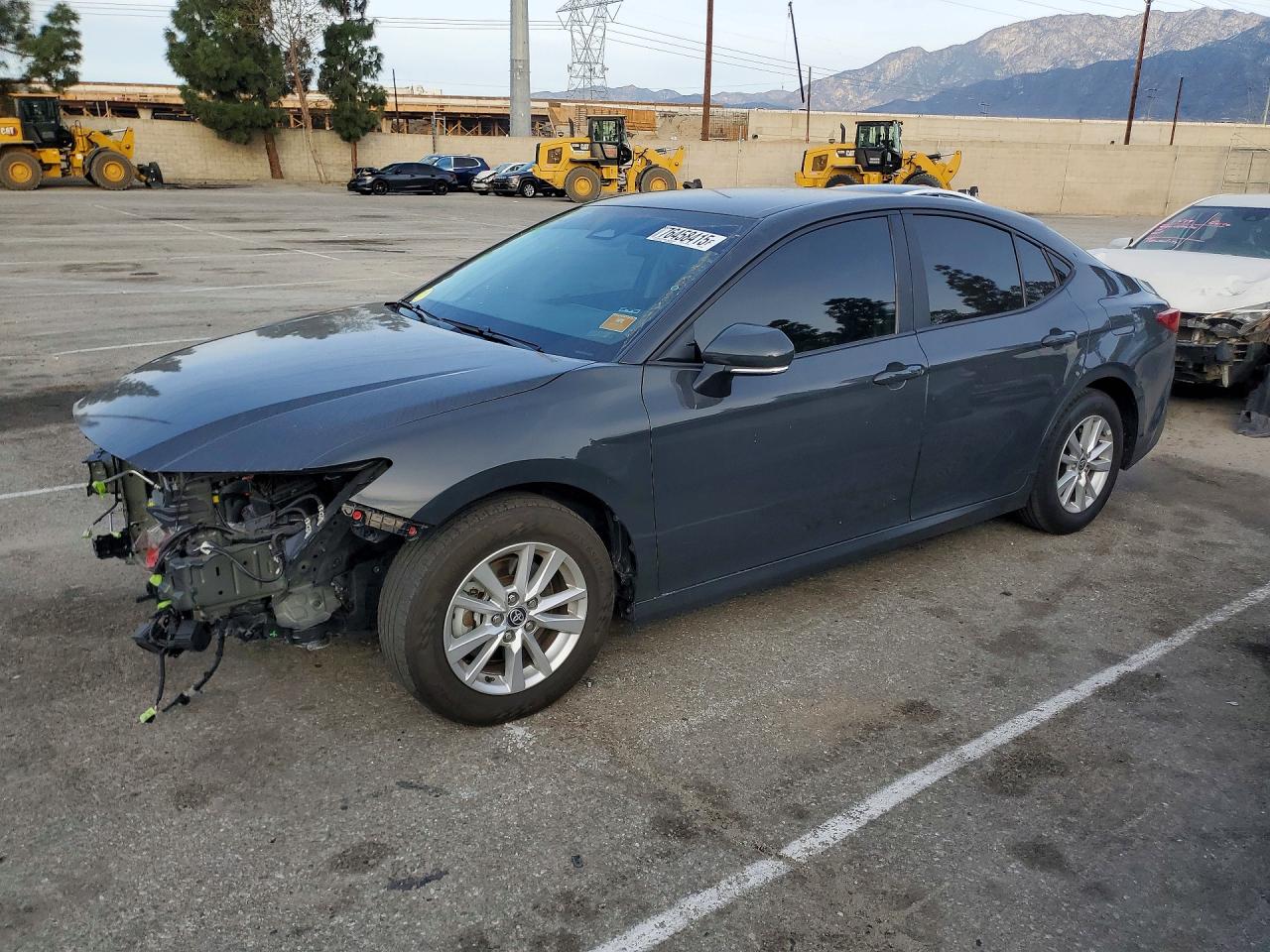 Salvage Toyota Camry Image