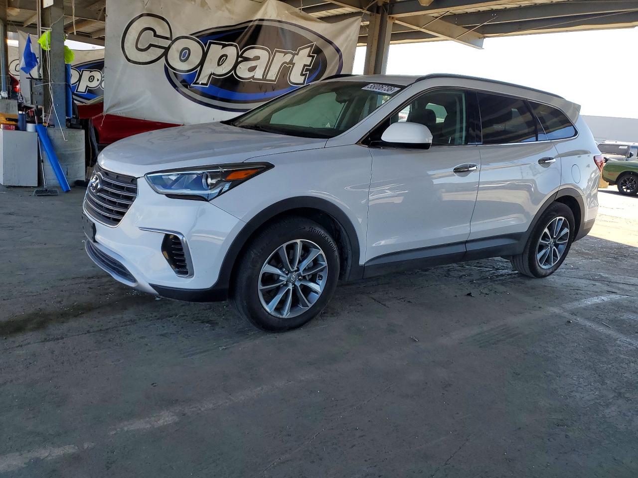 Salvage Hyundai SANTA FE Image