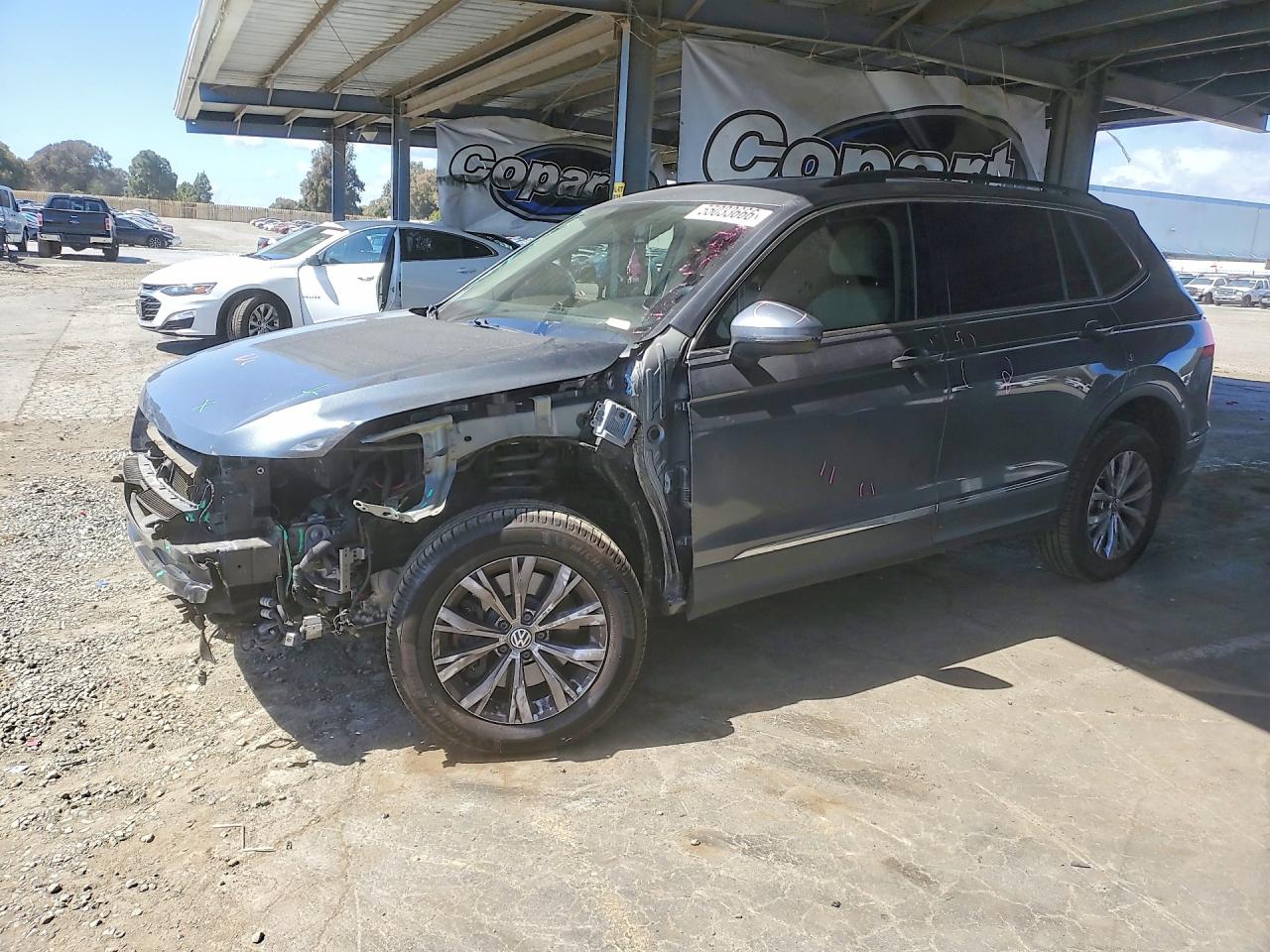 Salvage Volkswagen Tiguan Image