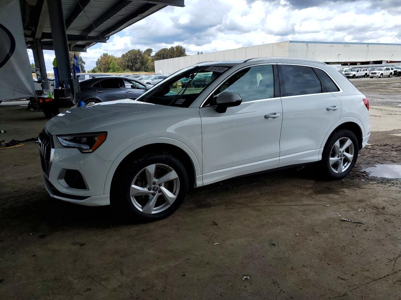 Salvage Audi Q3 Image