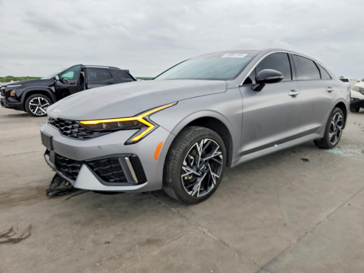 Salvage Kia K5 Image