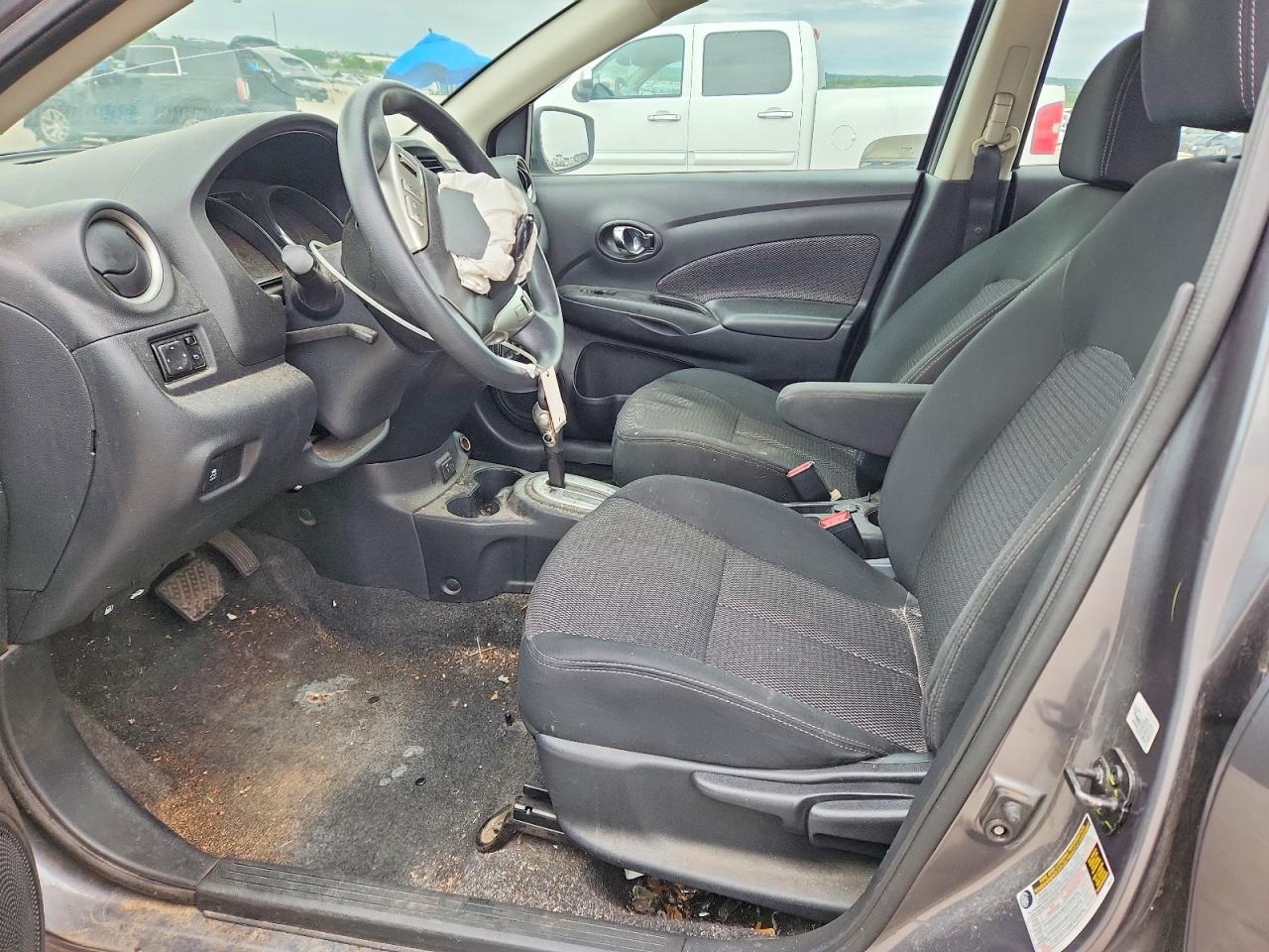 Nissan Versa Sv