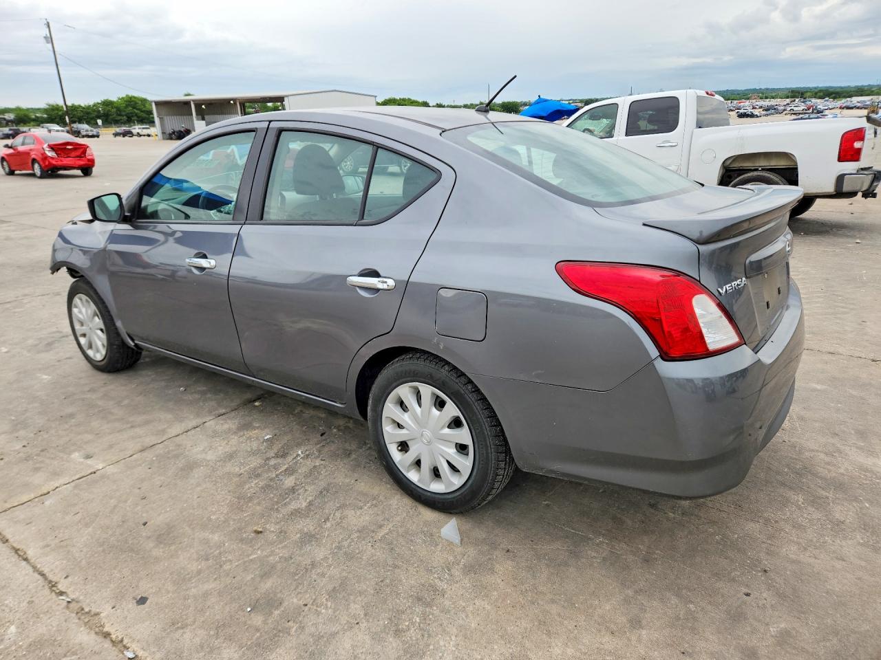 Nissan Versa Sv