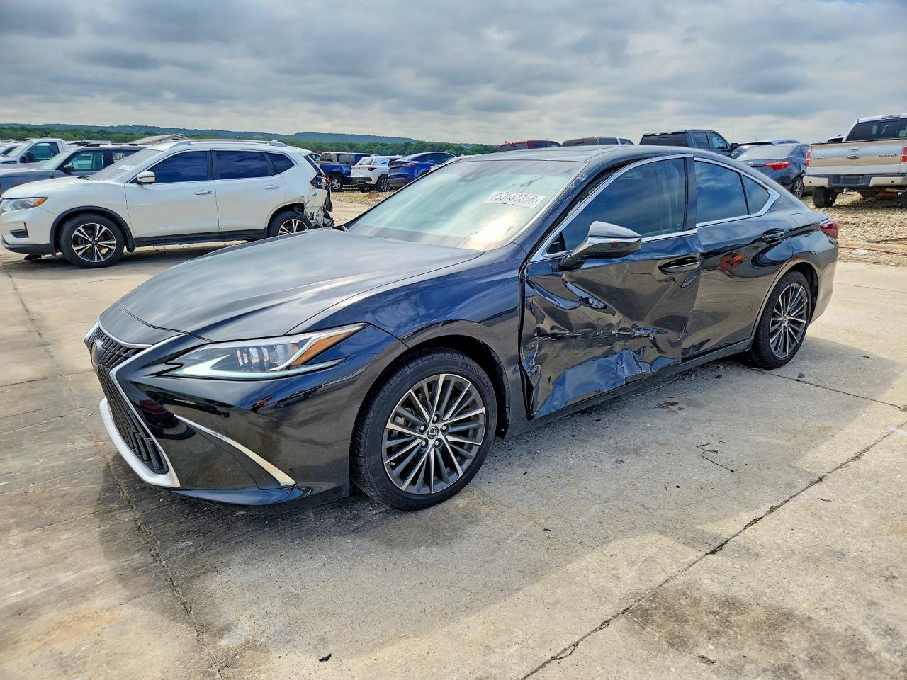 Salvage Lexus Es Image