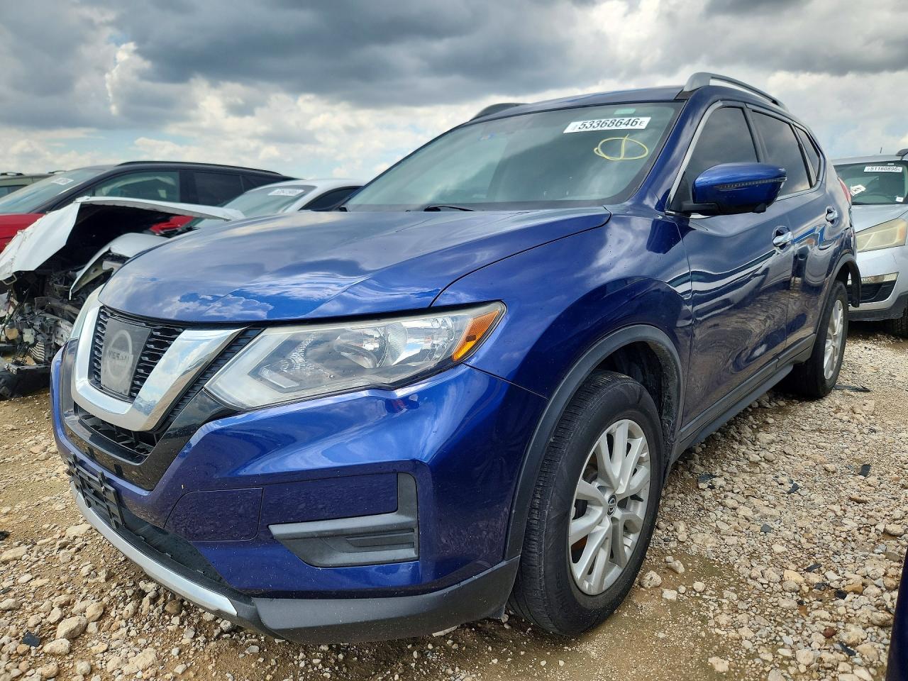 Salvage Nissan Rogue Image