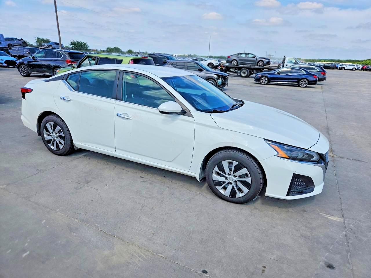 Nissan Altima S