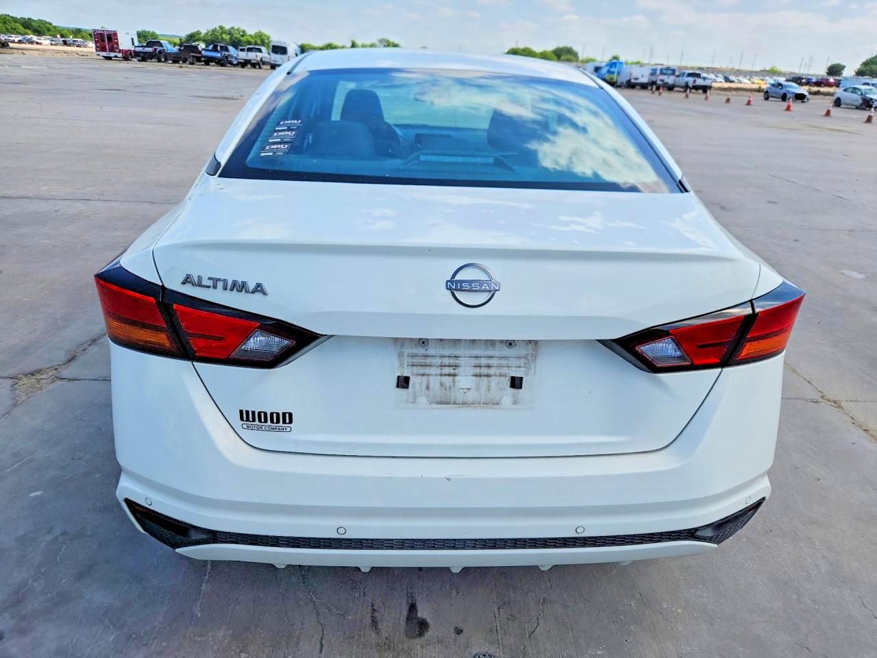 Nissan Altima S