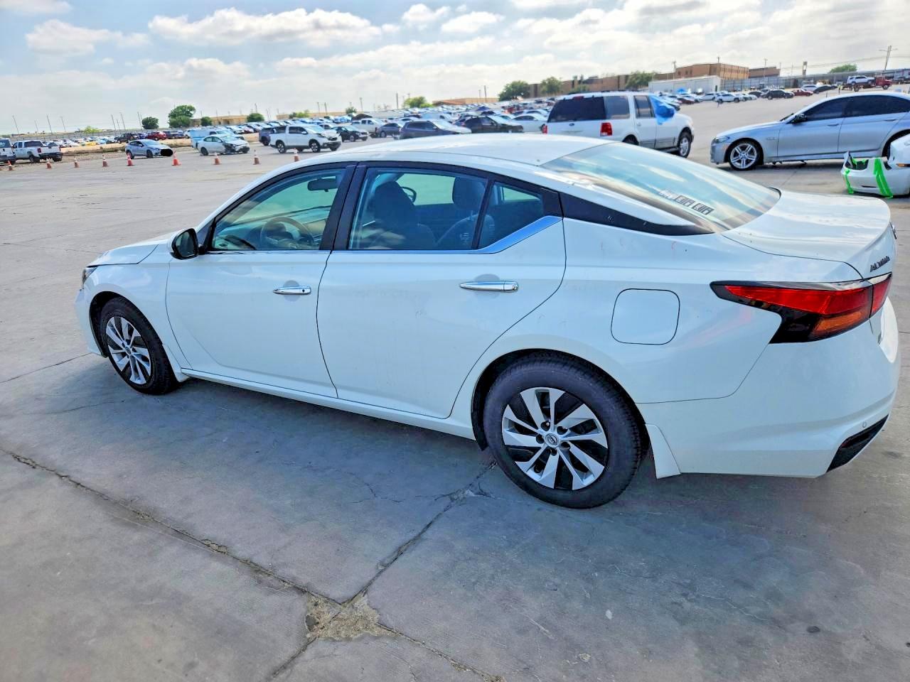 Nissan Altima S