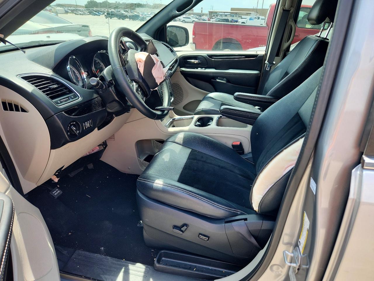 Dodge Caravan Sxt