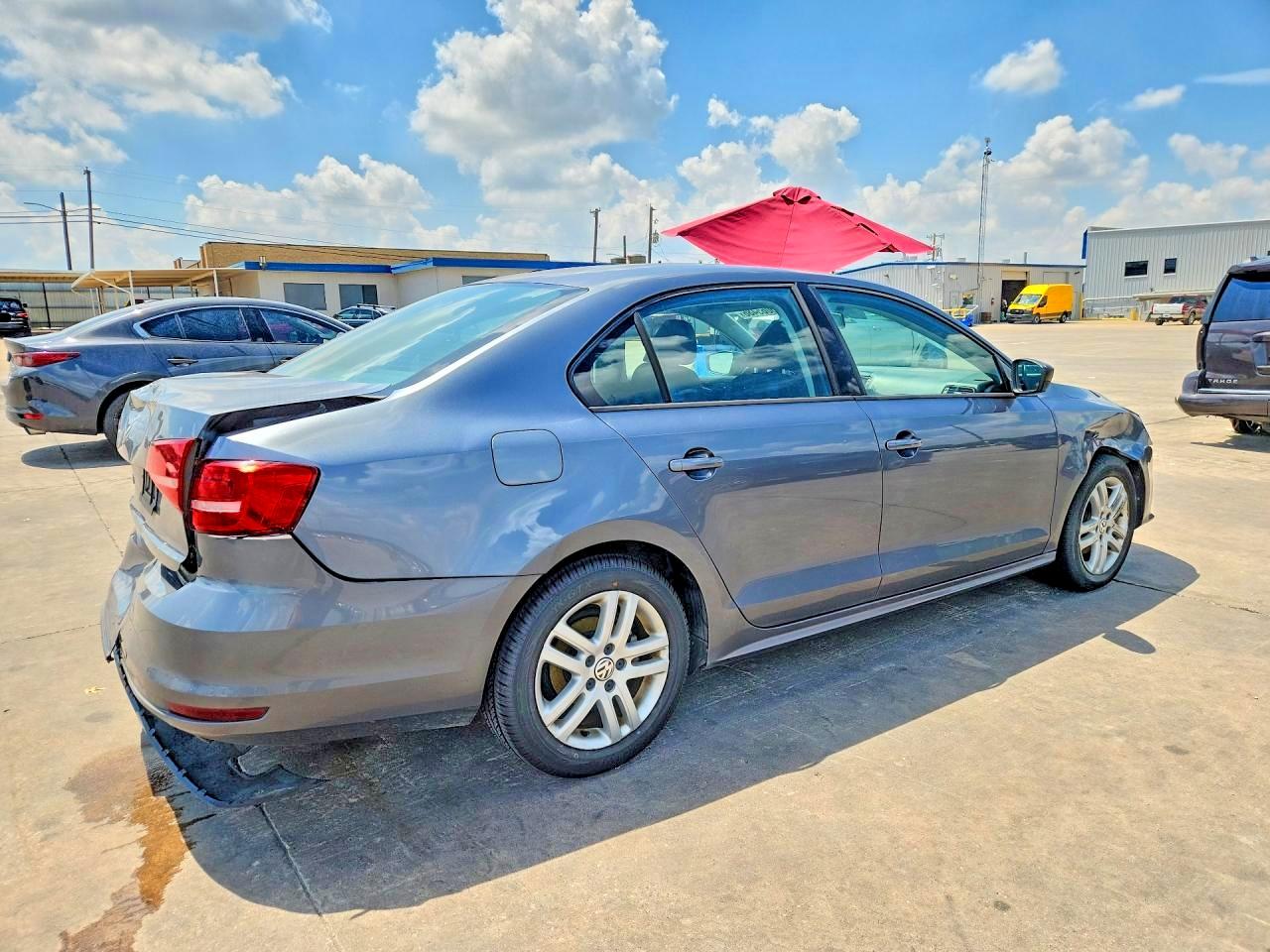 Volkswagen Jetta Base