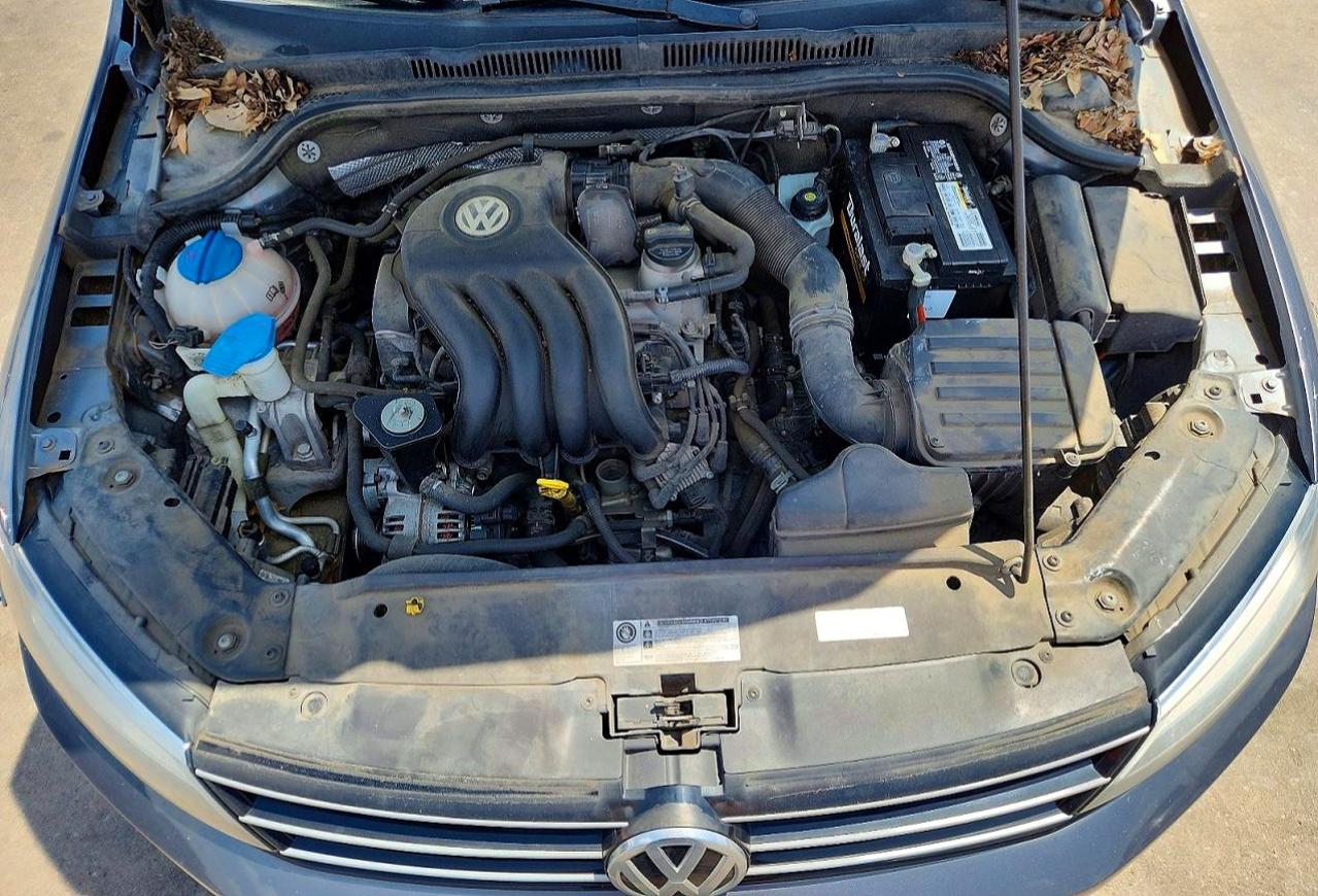 Volkswagen Jetta Base