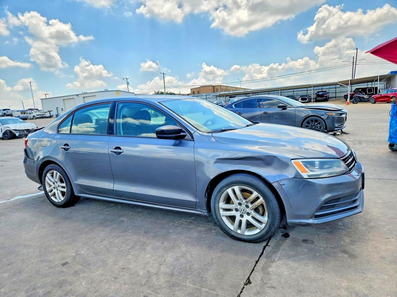 Volkswagen Jetta Base