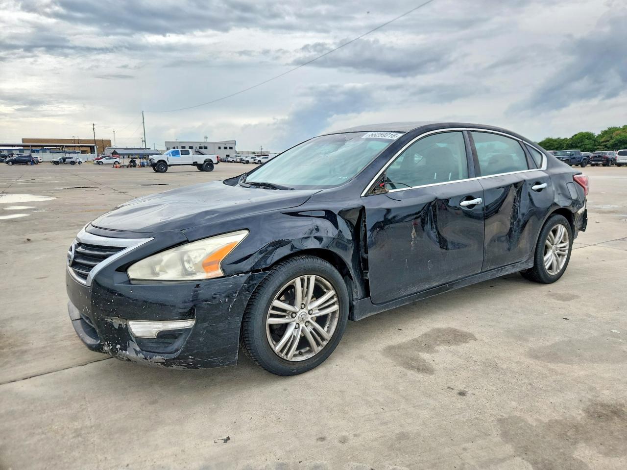 Salvage Nissan Altima Image