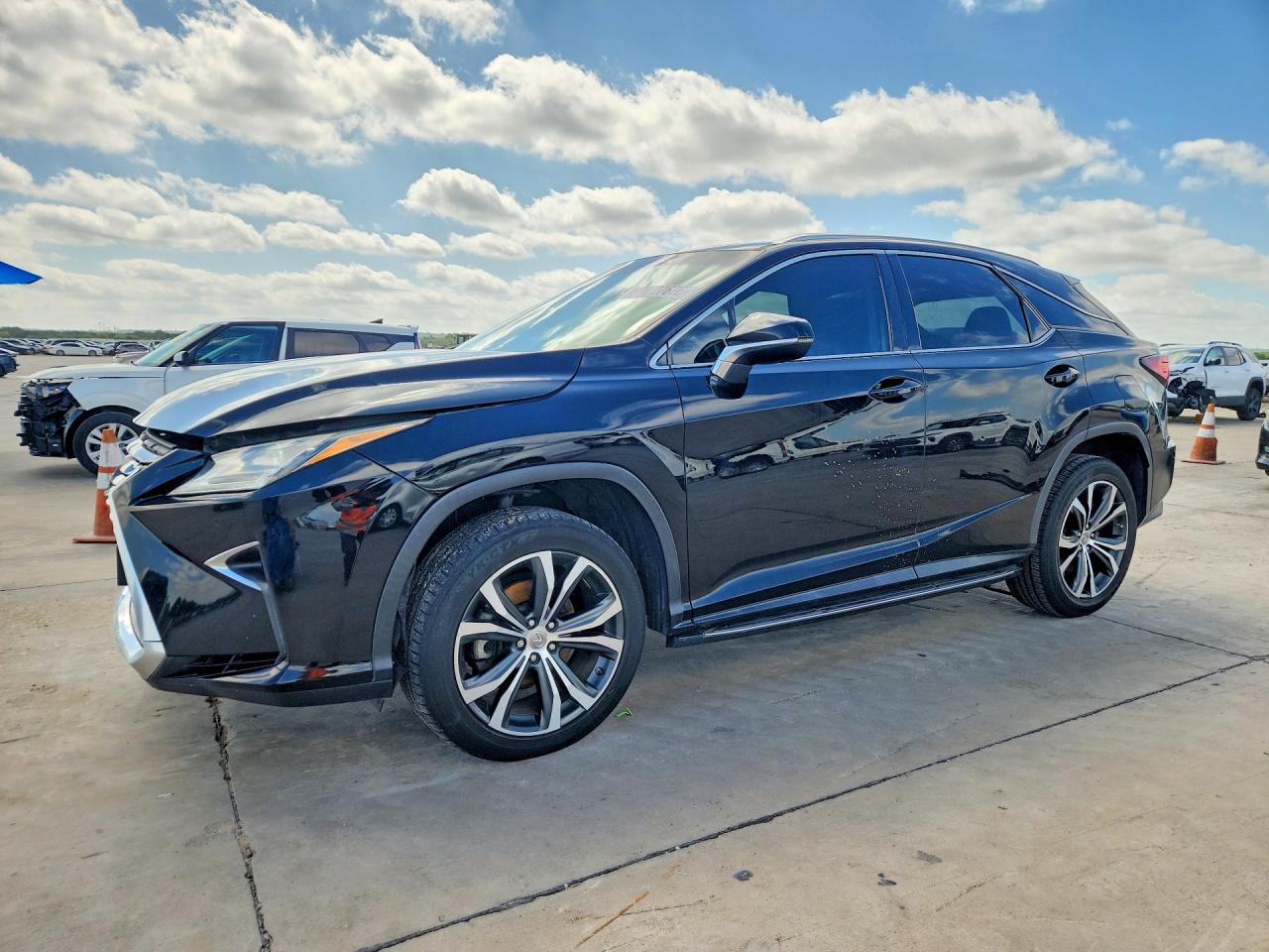 Salvage Lexus RX Image