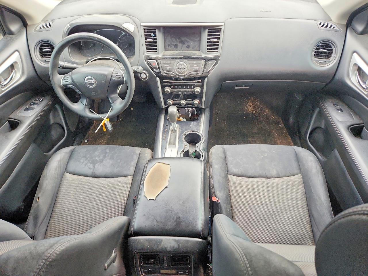 Nissan Pathfinder S