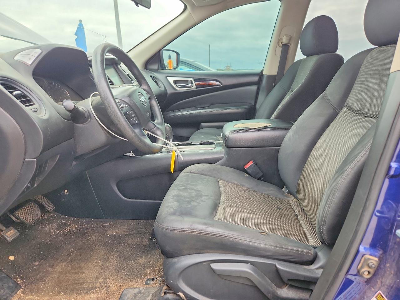 Nissan Pathfinder S
