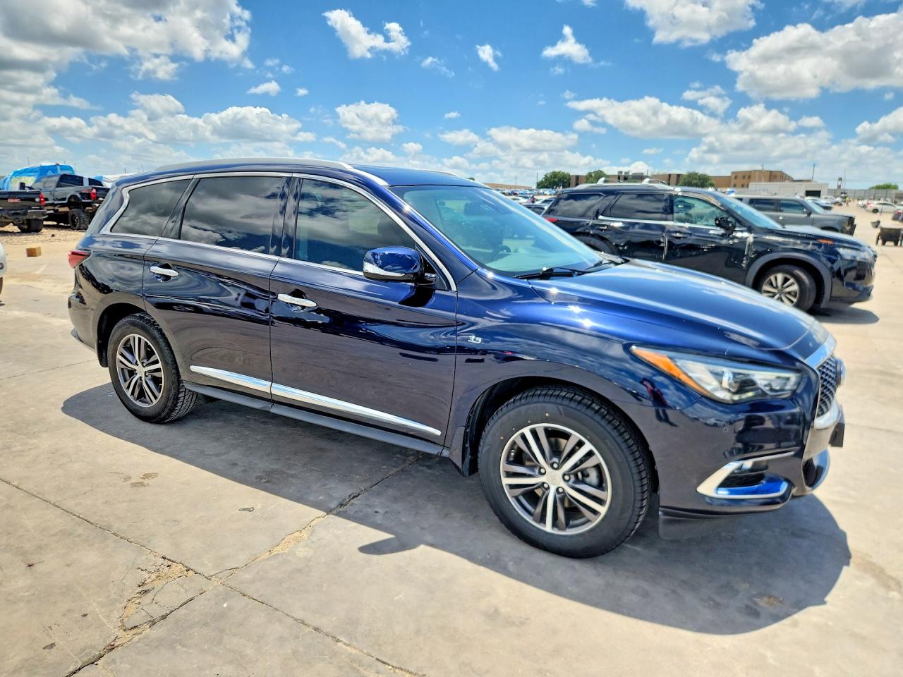 INFINITI Qx Luxe