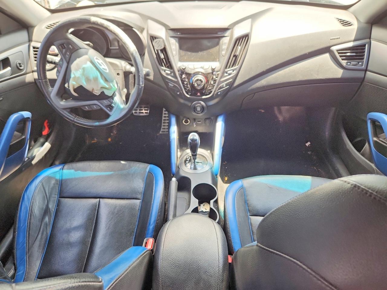 Hyundai VELOSTER Turbo