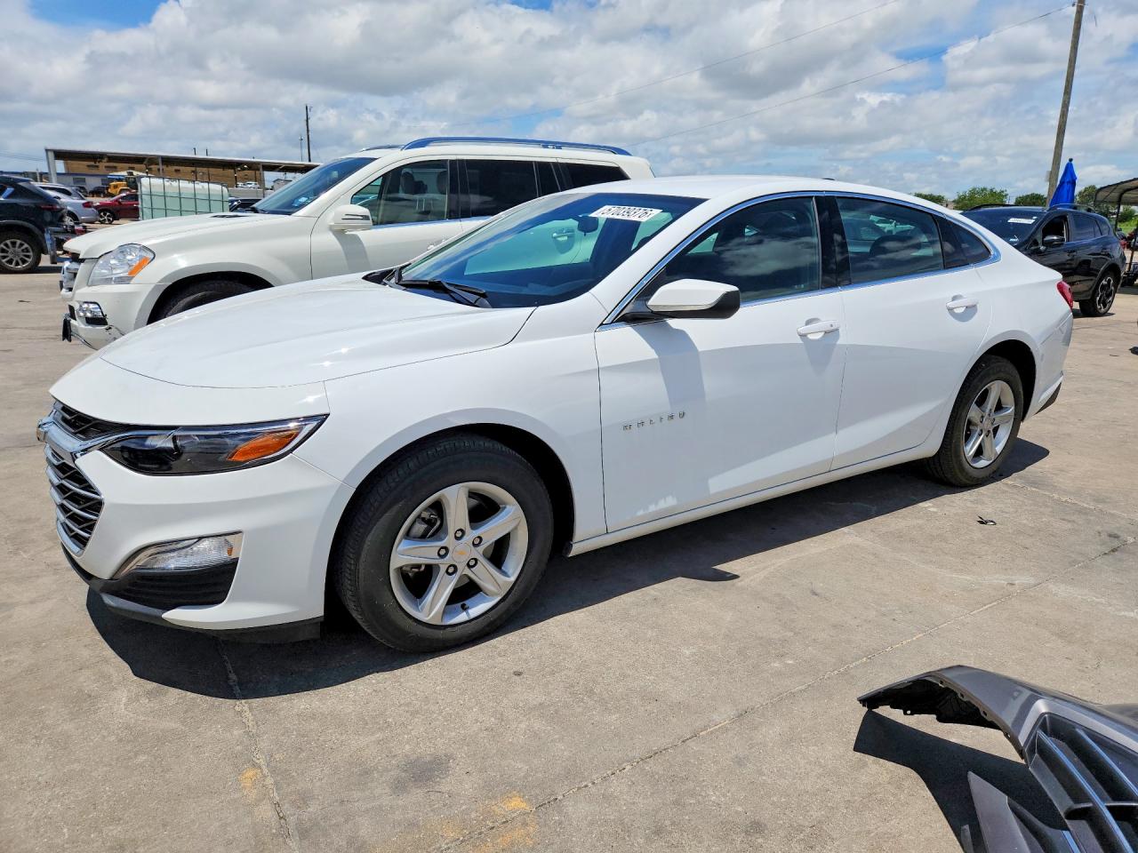 Salvage Chevrolet Malibu Image