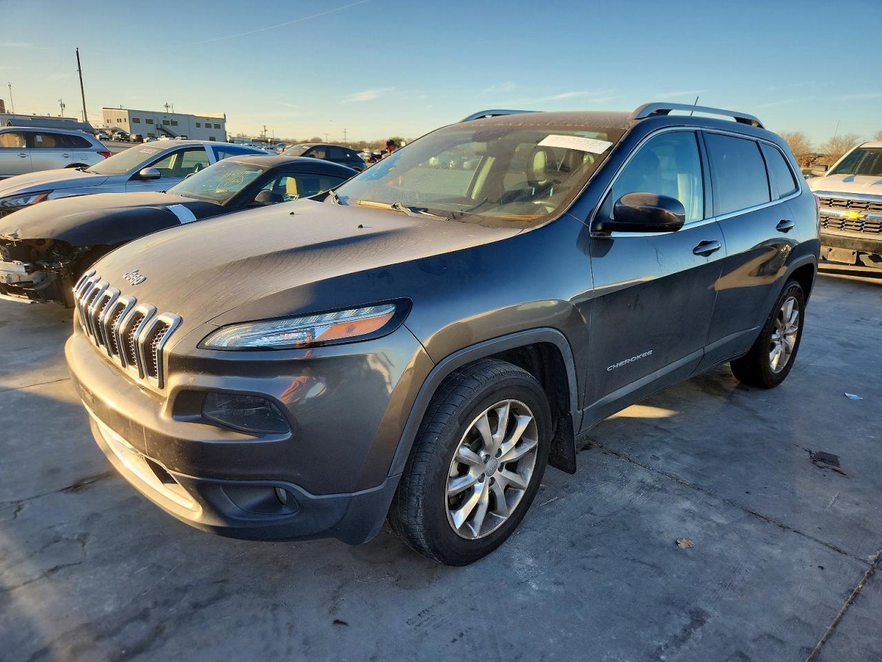 Salvage Jeep Grand Cherokee Image