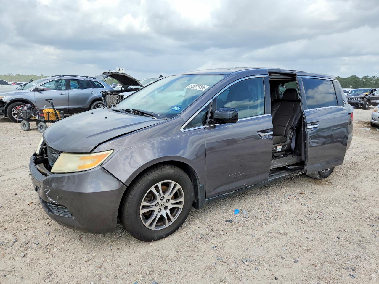 Salvage Honda Odyssey Image