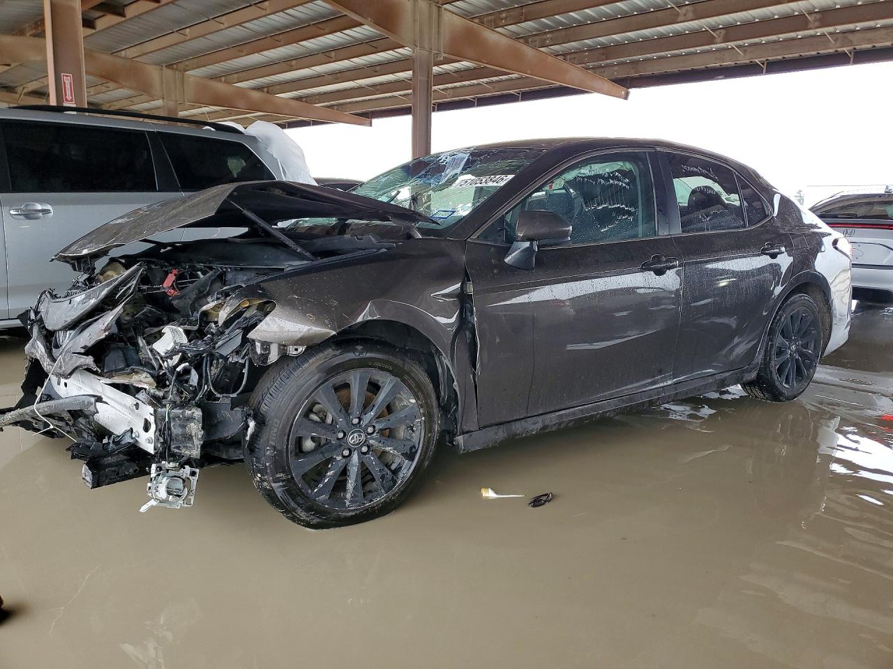 Salvage Toyota Camry Image